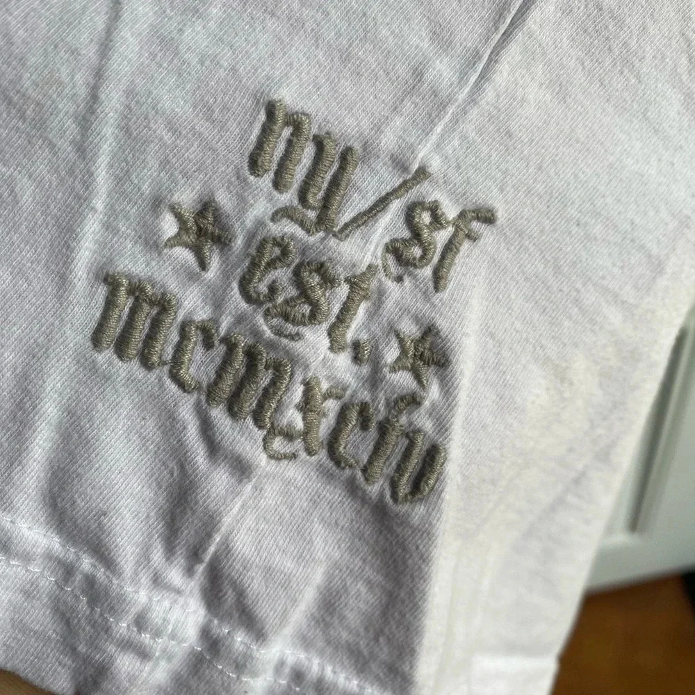 Old Navy Honor Et Virtus White T Shirt Size XLarge Vintage Y2K Stitched Sleeve - Picture 4 of 4